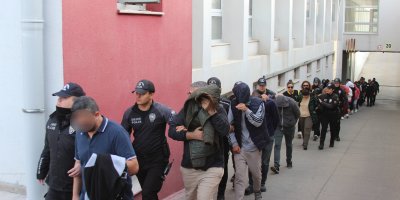 Müteahhitleri 19 milyon lira dolandıran şebeke çökertildi: 23 ilde dev operasyon