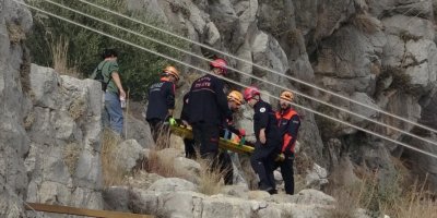 Adana'da Yılan Kalesi'nden düşen çocuk yaralandı