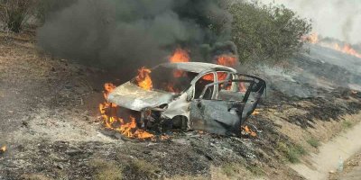 Adana-Mersin otoyolunda kontrolden çıkan otomobil alev aldı