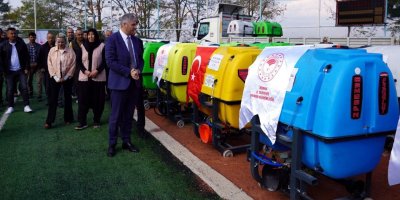 Aladağ’da üreticilere "yüzde 70" hibe ile ilaçlama makinesi dağıtıldı