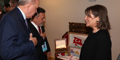 Adanalı çocukların "Kardeşlik Sandığı" Cumhurbaşkanı Erdoğan'a takdim edildi