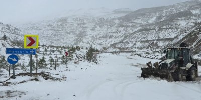 Adana’nın yüksek kesimlerinde kar yağışı etkili oldu