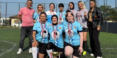 Adana Görme Engelli Kadın Futbol Takımı kupayı yine bırakmadı