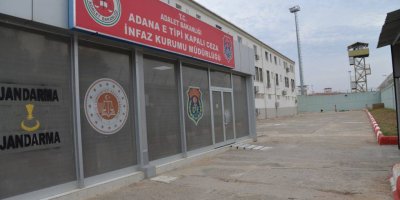 Adana’daki ‘Kuyu Tipi’ cezaevine ziyaret: Aileler koşulların iyileştirilmesini istiyor