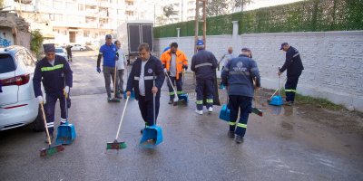 Seyhan Belediyesinden İlçe Genelinde Yoğun Temizlik Mesaisi