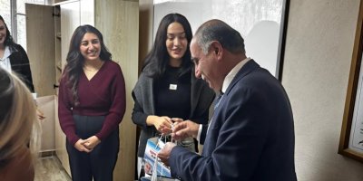 Yumurtalık’ta erken "Öğretmenler Günü" kutlaması