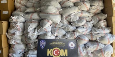 Adana'da tırda 10 ton kaçak tütün ele geçirildi