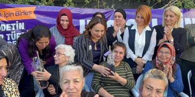 CHP'li Dr. Müzeyyen Şevkin, zeytin fidanı dağıttı, kampanya başlattı