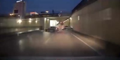 Otomobiliyle makas atarken kaza yaptı: O anlar araç kamerasında