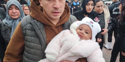 Lösemiye yenik düşen genç polisi 8 aylık kızı, üzerinde 'polis' yazan beresiyle uğurladı