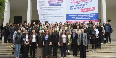 Adana Büyükşehir'in kadın çalışanlarından basın açıklaması