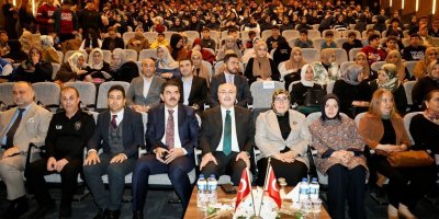 “Altın Çağ” Sahnede: Vali Köşger’den Çocuklara Destek