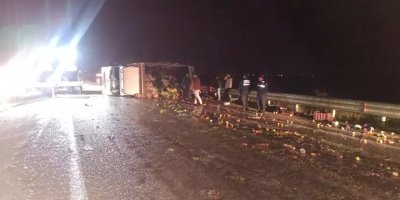 Kozan’da kamyonet devrildi: 1 kişi yaralandı