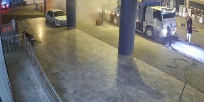 Seyir halindeki kamyonun kasası alev aldı