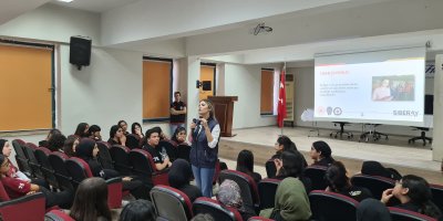 Adana’da lise öğrencilerine dijital dünyanın tehlikeleri anlatıldı