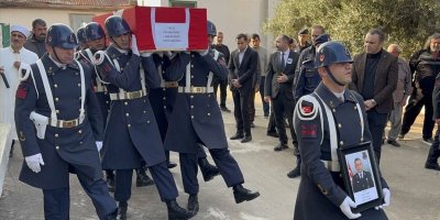 Kalp krizi geçiren Çamardı İlçe Jandarma Komutanı Osman Deniz, Adana’da toprağa verildi