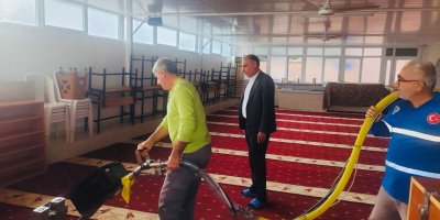 Yumurtalık'ta Cami temizliği