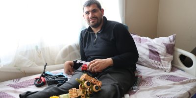 Boynuna batan tel engelli bıraktı, 24 yıldır mutluluk hayalleri kuruyor