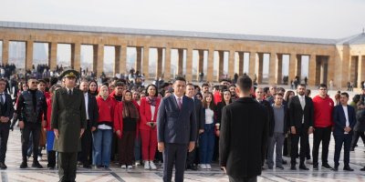 Kozan Belediyesi’nden öğrencilere Ankara gezisi