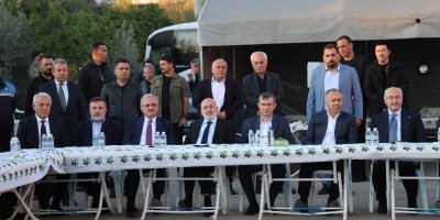 Bakan Yerlikaya, Kozan’da taziye ziyaretinde bulundu