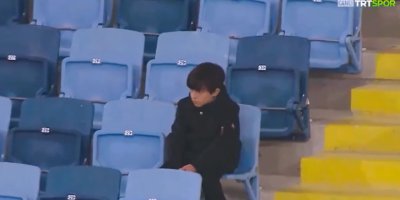 Adana Demirspor Tribününde Tek Başına Oturan Çocuk Türkiye Gündeminde