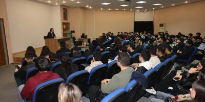 Çukurova Üniversitesi Rektörü Prof. Dr. Hamit Emrah Beriş öğrencilerle bir araya geldi