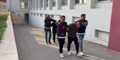 Adana'daki suç örgütlerine silah getiren 2 şüpheli tutuklandı: 53 tabanca ele geçirildi