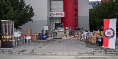 Geri dönüşüm merkezini bile uyuşturucu merkezine çevirmişler: 6 kişi tutuklandı