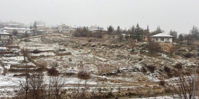 Adana'nın yüksek kesimlerine kar yağdı