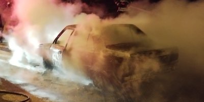 Otomobil patladı, feci şekilde can verdi