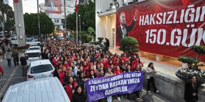 Adana Büyükşehir'in kadın çalışanlarından "Zeydan Karalar'a Özgürlük" mitingi