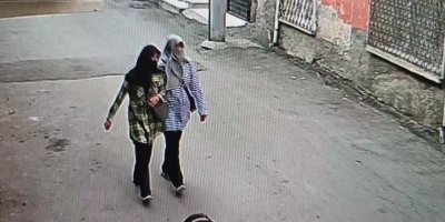 Adana'da kadın hırsızlar 670 bin TL'lik altın çaldı, biri yakalanıp tutuklandı