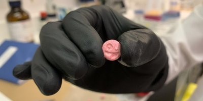 Yüreğir’de internet üzerinden uyuşturucu sattığı iddia edilen sanık hakkında dava açıldı