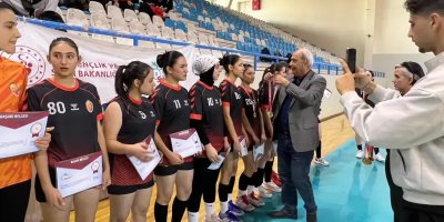 Okul sporları hentbol grup müsabakaları Yüreğir’de tamamlandı