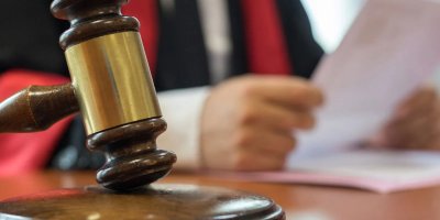 Eşini bıçaklayarak öldüren sanığa verilen ağırlaştırılmış müebbet cezası istinafta onandı