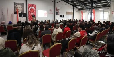 Adana’da gençlik merkezleri 2025 vizyonu belirlendi