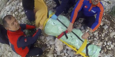 Adana İncirlik’ten kalkan askeri helikopter, Silifke’de mahsur kalan yaralıyı kurtardı