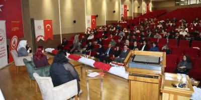 Adana’da aile yılı kapsamında anlamlı söyleşi düzenlendi