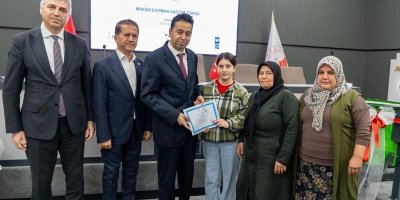 Adana’da 16’sı kadın 32 çiftçiye yüzde 100 hibeli makine desteği