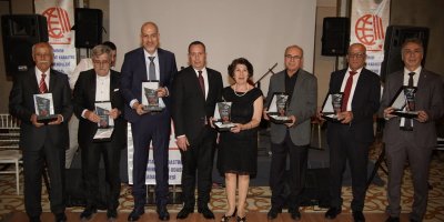 HKMO Adana Şubesi, 30 yılını dolduran mühendisleri onurlandırdı