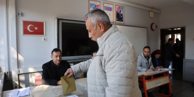 Kozan’da muhtarlık seçimi: 2 bin 167 seçmen sandık başında