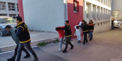 Vurup hastaneye götürdükleri genç öldü, kaçan katil ile arkadaşları yakalanıp tutuklandı