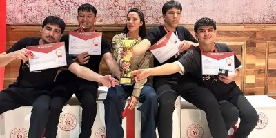 Seyhan İstiklal Anadolu Lisesi bowlingde Adana şampiyonu oldu