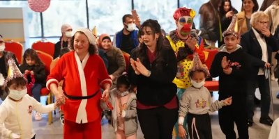 Balcalı Hastanesi’nde tedavi gören çocuklar için yeni yıl etkinliği düzenlendi