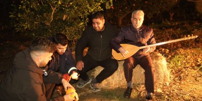 Adana eksiyi gördü, bahçelerde sazlı sözlü zirai don nöbeti tutuldu