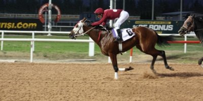 Adana’nın Kurtuluşu Koşusu’nu Superbella kazandı