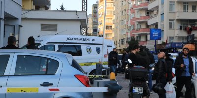 Evi teslim etmeyen müteahhidin oğlunu öldürüp yaşamına son verdi