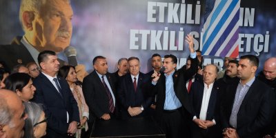 CHP Genel Başkan Yardımcısı Gökan Zeybek: “Tutuklu belediye başkanlarımız kahramandır”