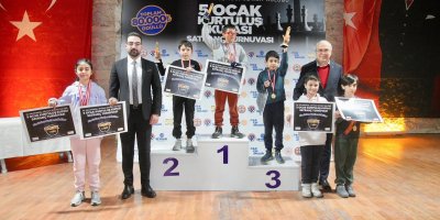 5 Ocak Kurtuluş Kupası Satranç Turnuvası 33. kez yapıldı