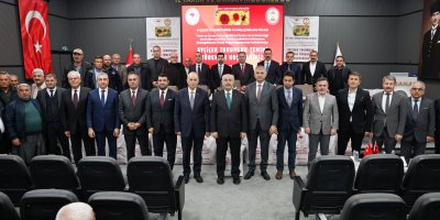 Adana’da 2 bin 968 çiftçiye 29 ton ayçiçeği tohumu desteği